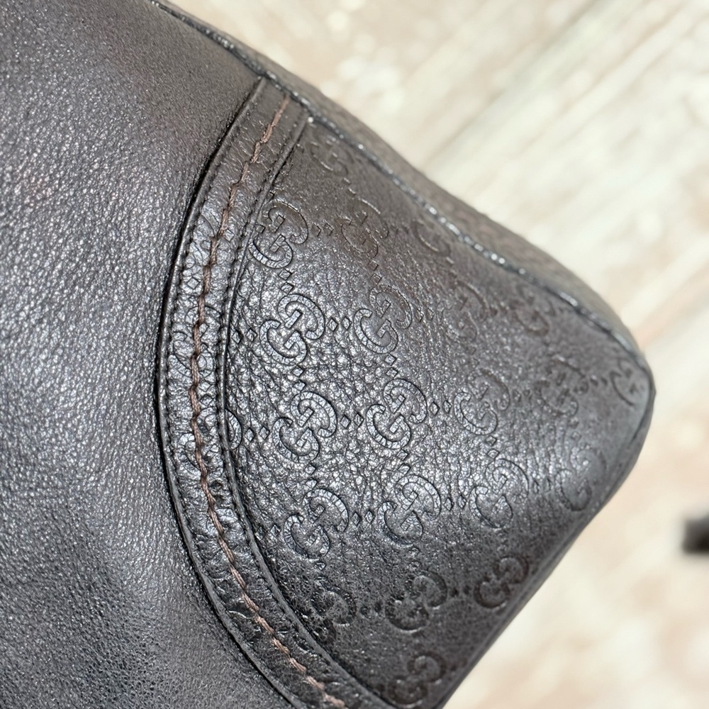Gucci Black Leather Hobo Bag with Gold Hardware - Picture 3 of 16